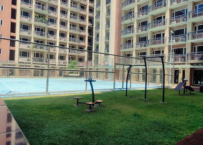 Bp1637 Facing Pool With Balcony Near Moa Bp1637 Manila