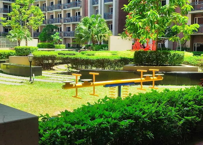 Apartamento Bp1637 Facing Pool With Balcony Near Moa Bp1637 Manila